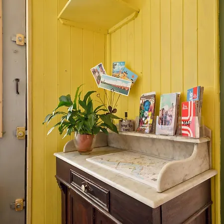 Bed and breakfast Le Miroir Aux Fées 3*